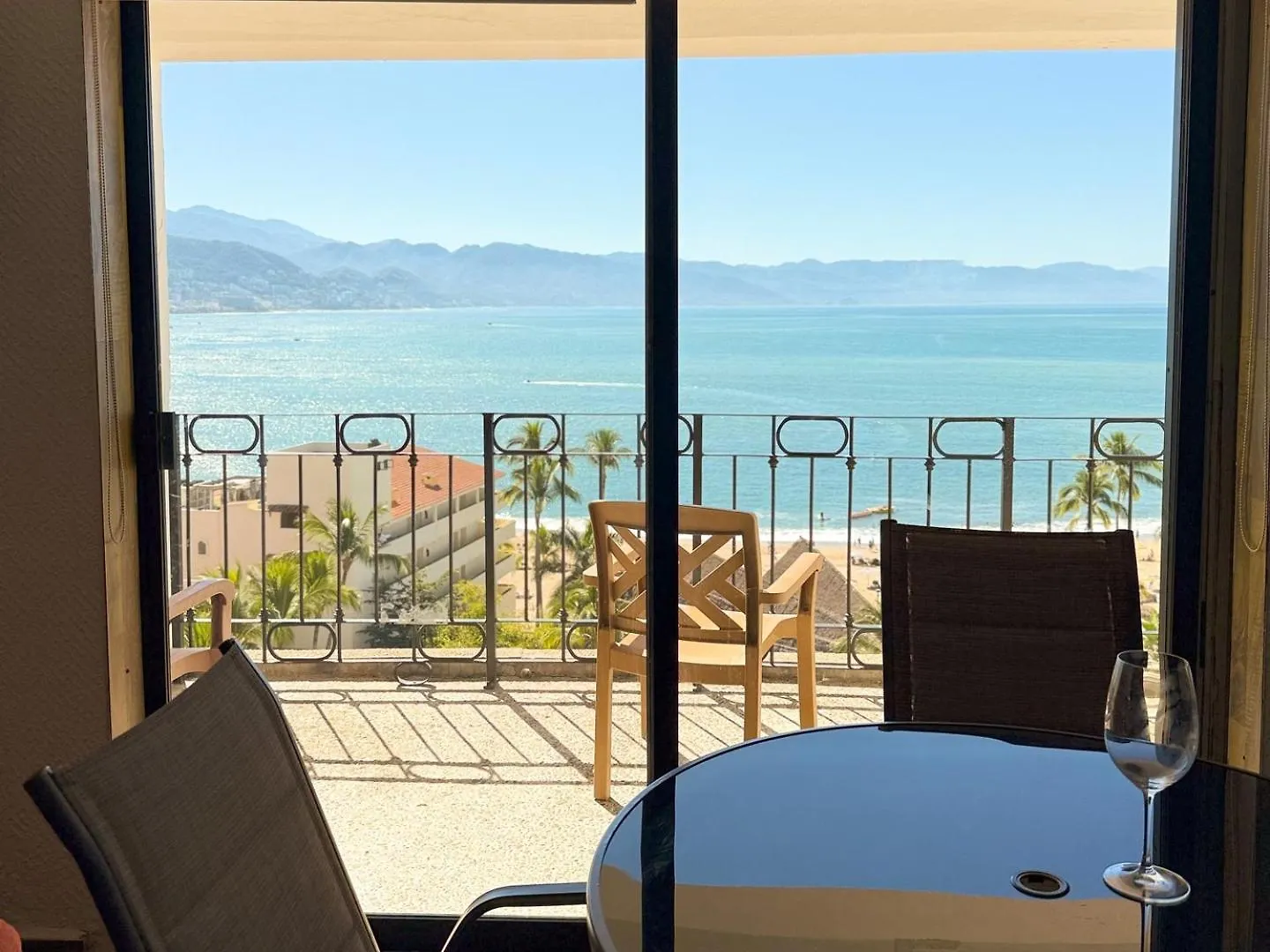 Beautiful Ocean View, Pool & Beach! location